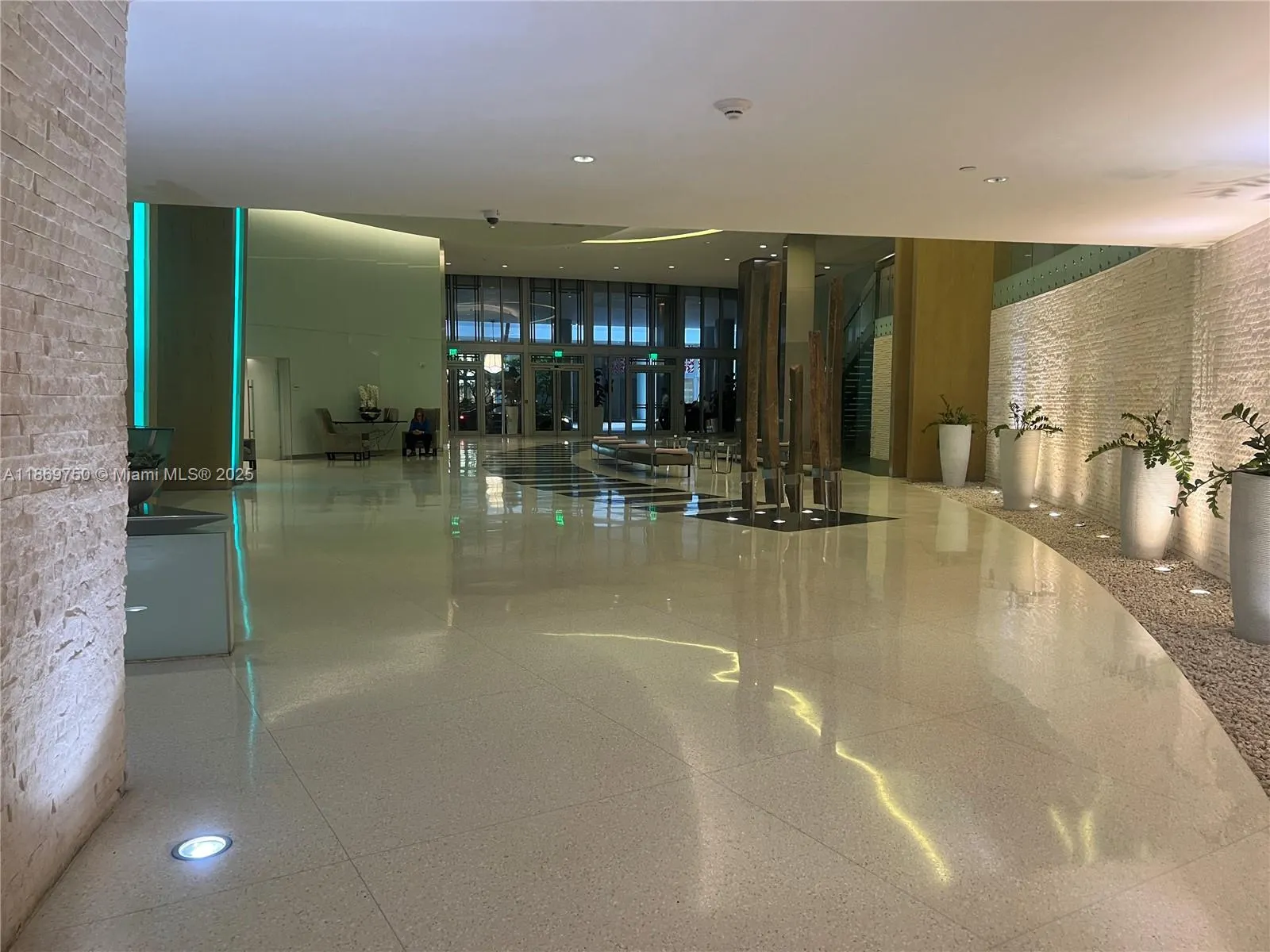 92 SW 3rd St, #3803