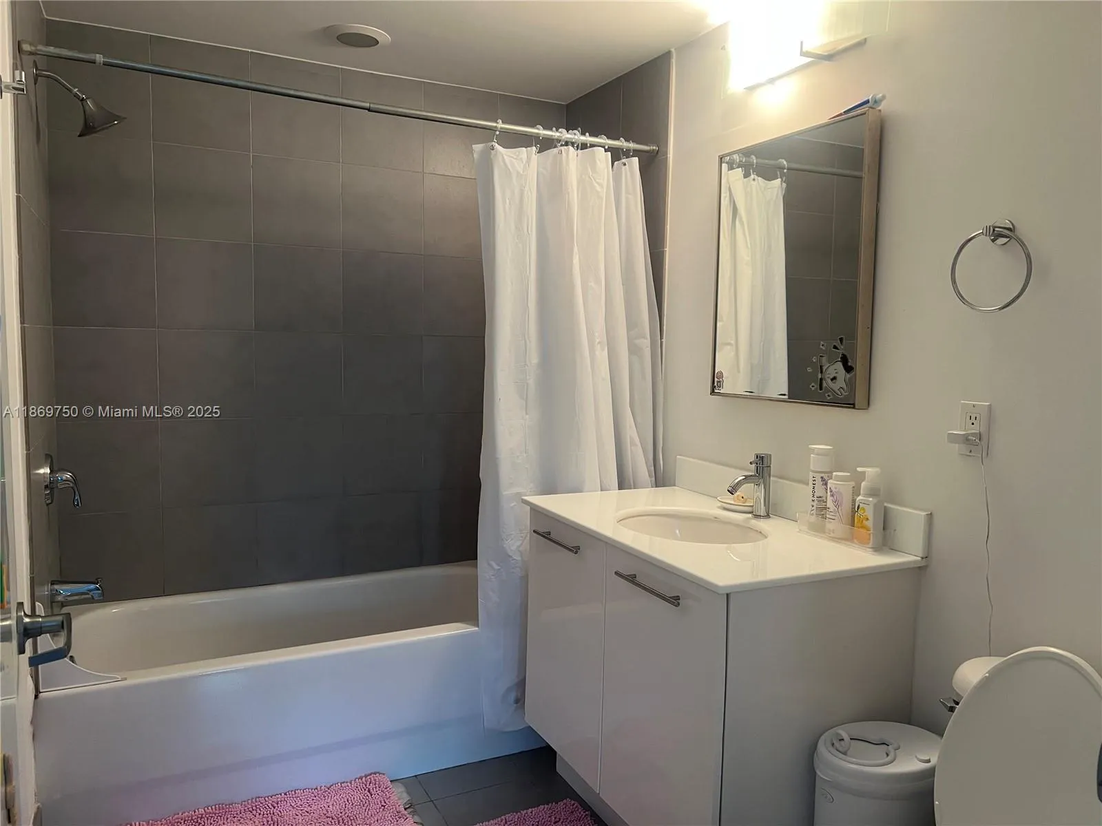 92 SW 3rd St, #3803