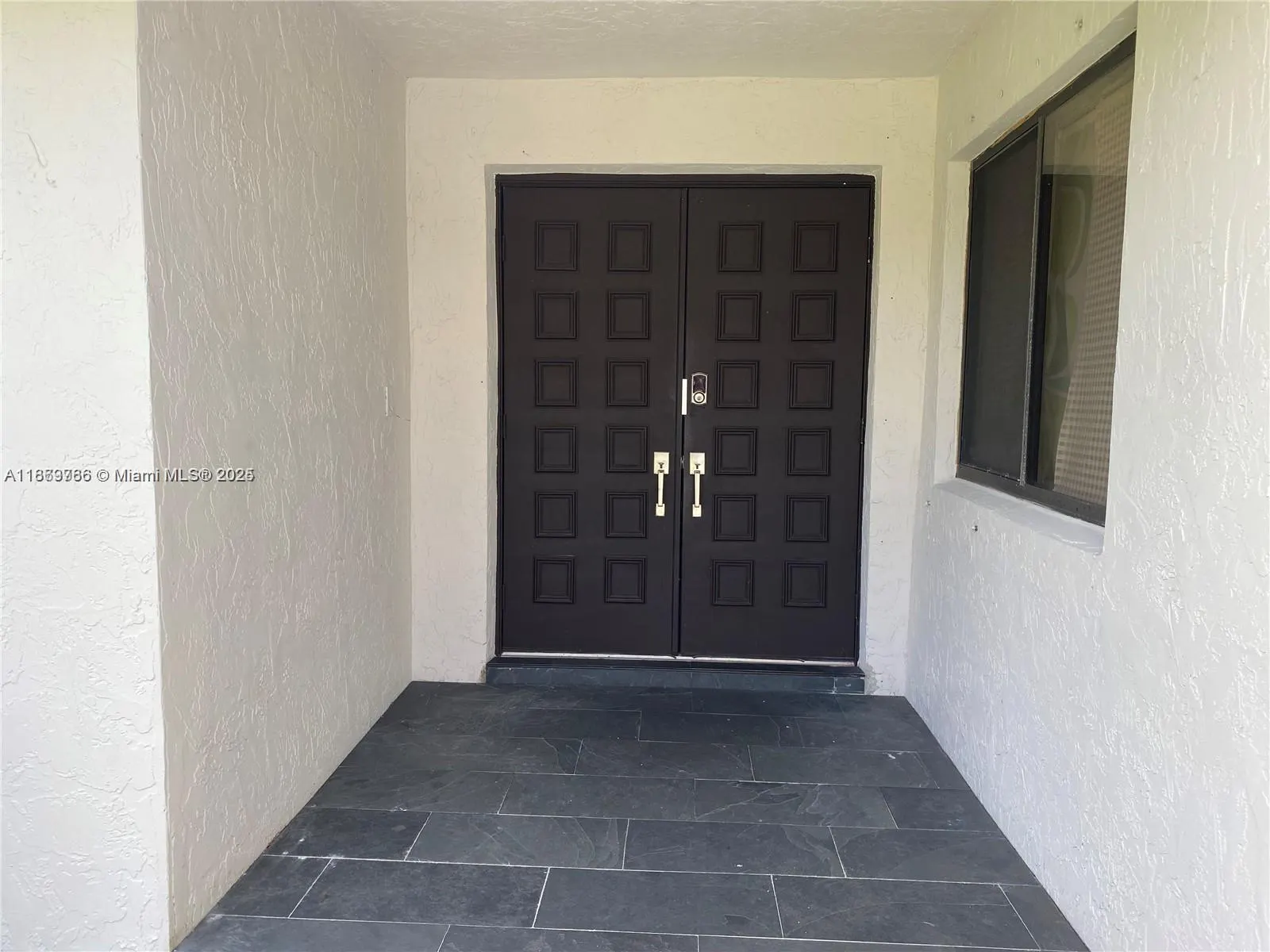 620 SW 98th Ter