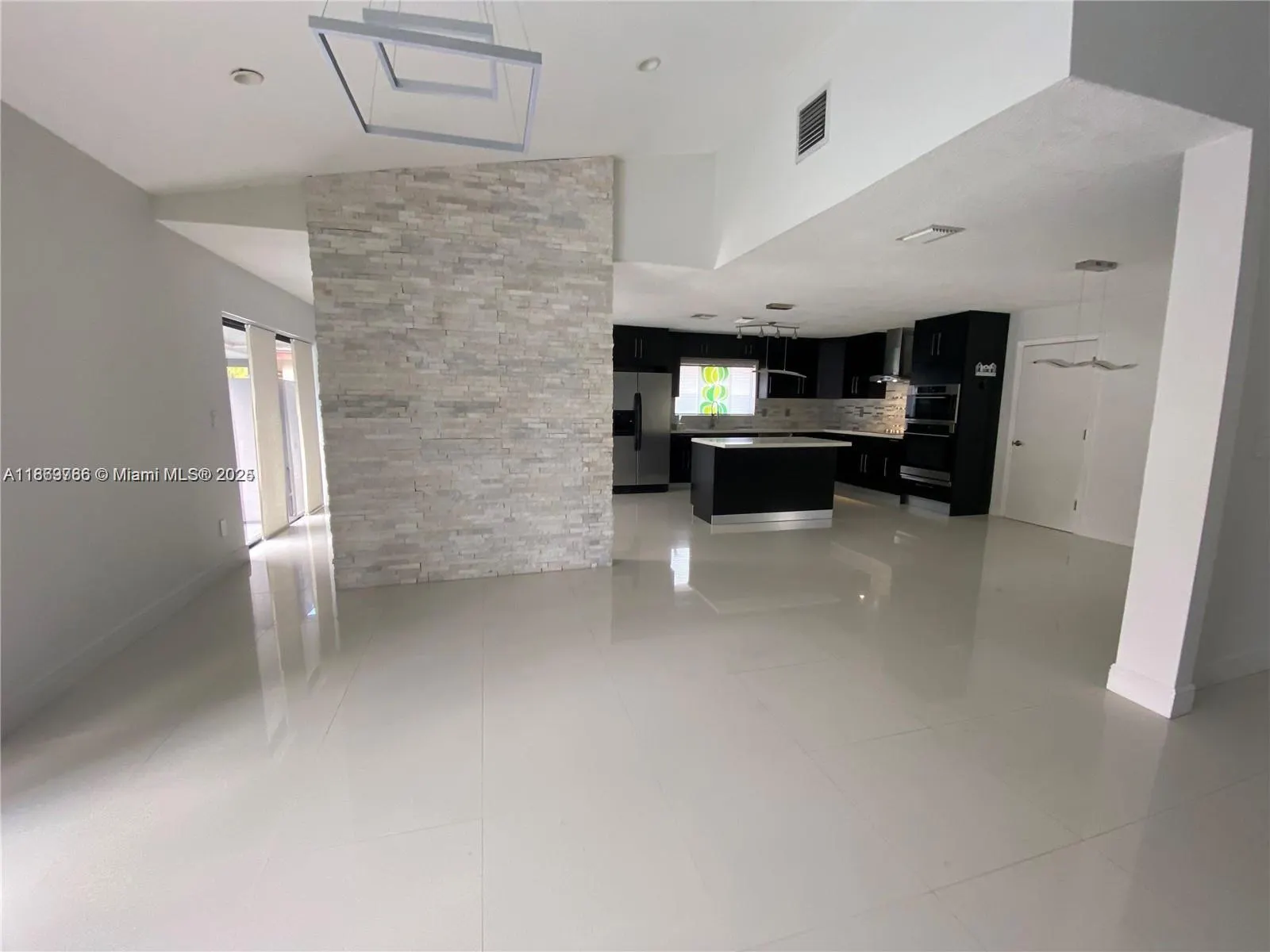 620 SW 98th Ter