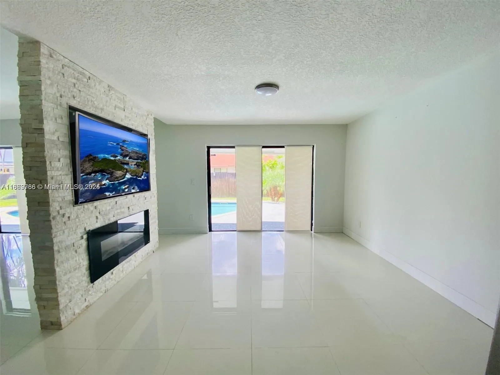 620 SW 98th Ter