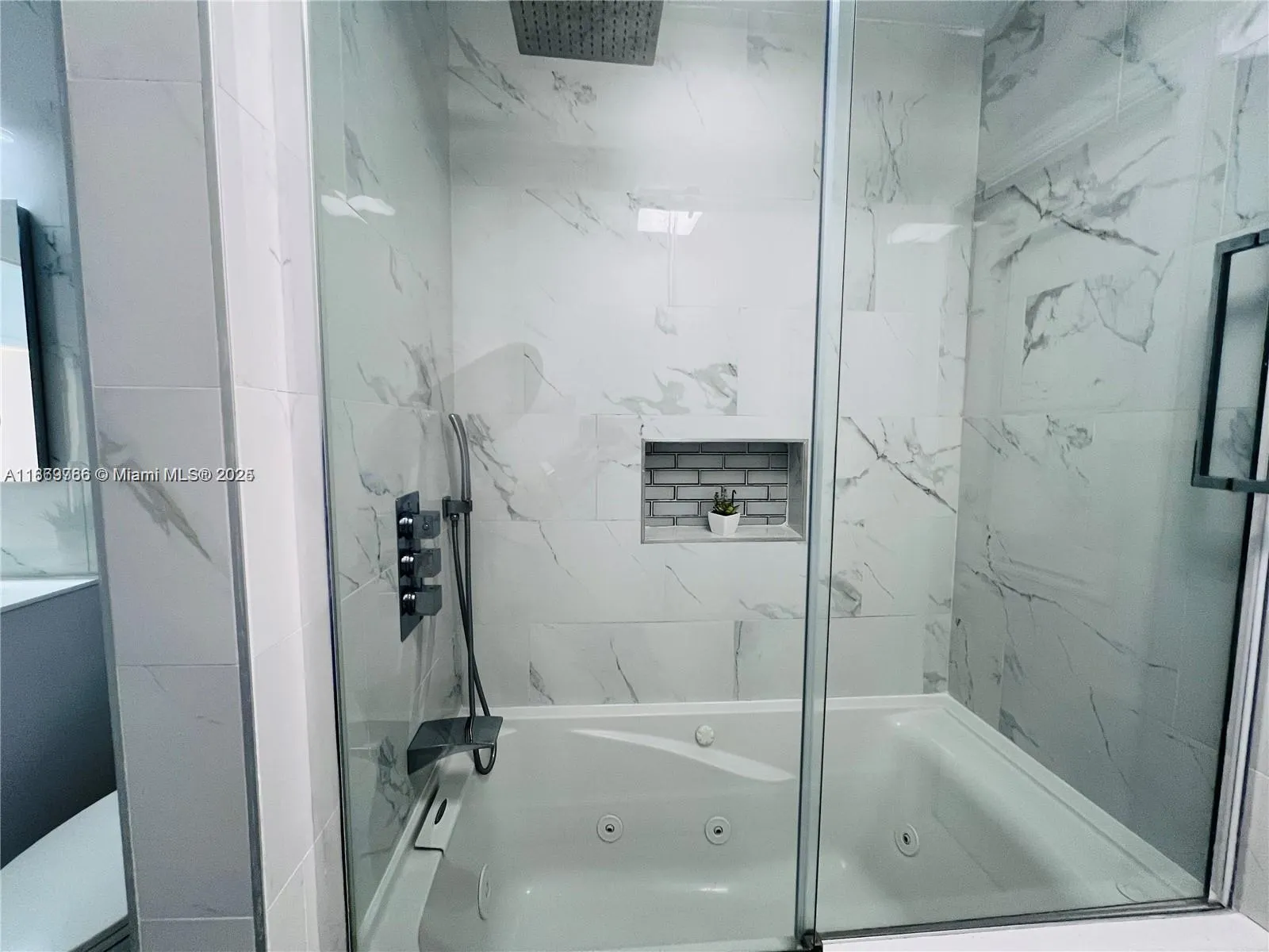 620 SW 98th Ter