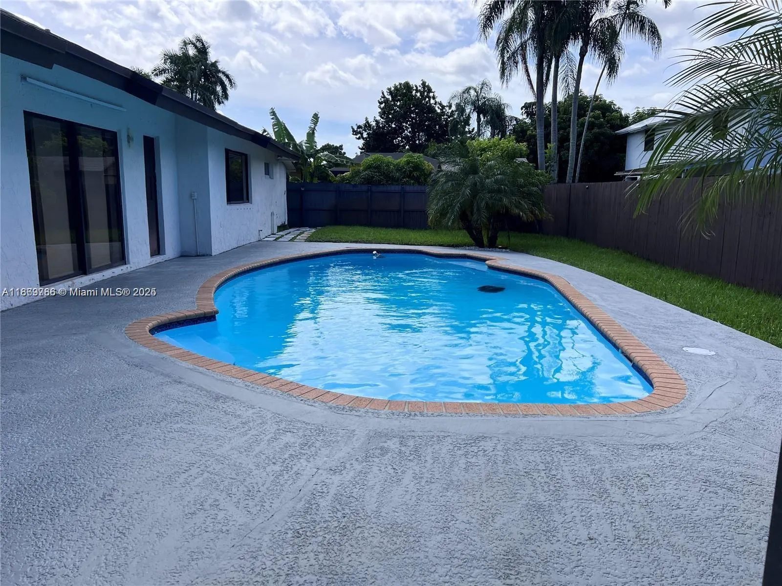 620 SW 98th Ter