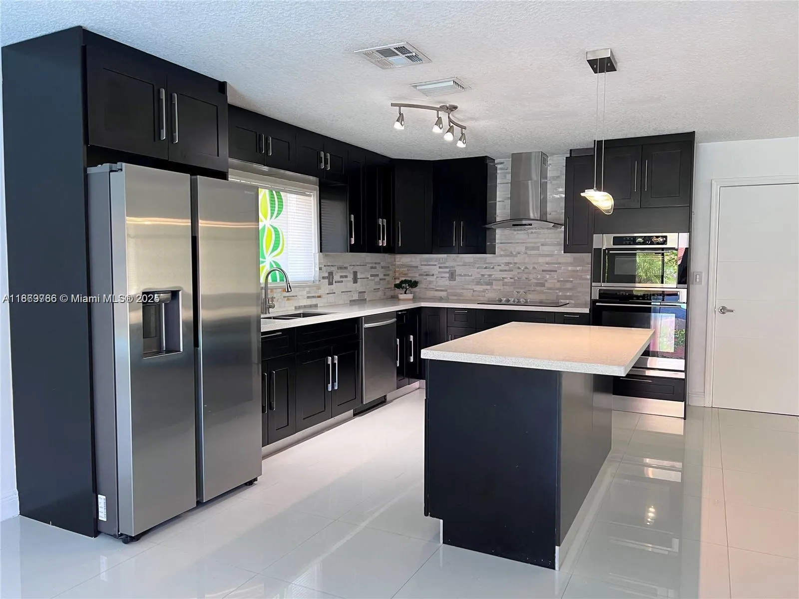 620 SW 98th Ter