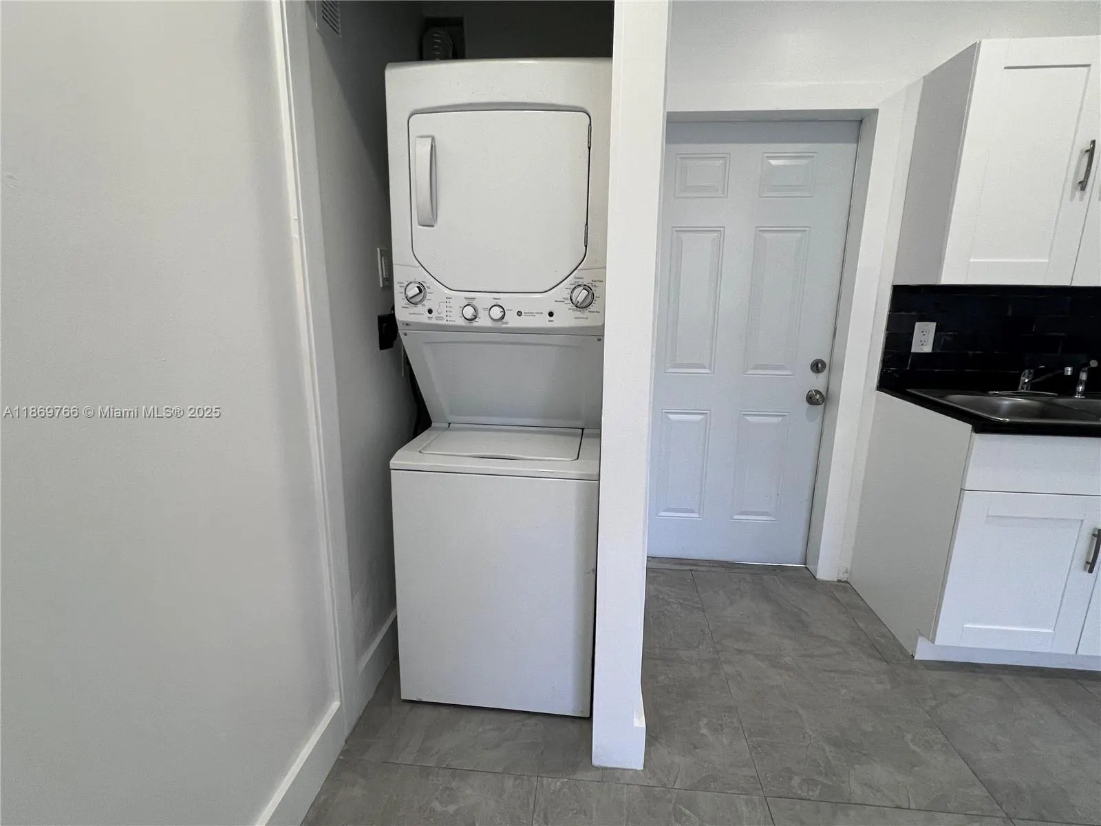 620 SW 98th Ter