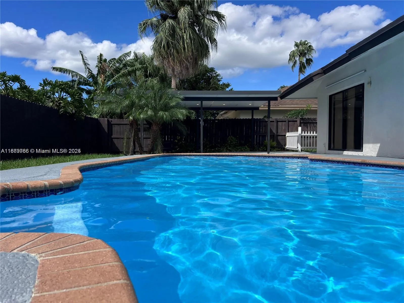 620 SW 98th Ter