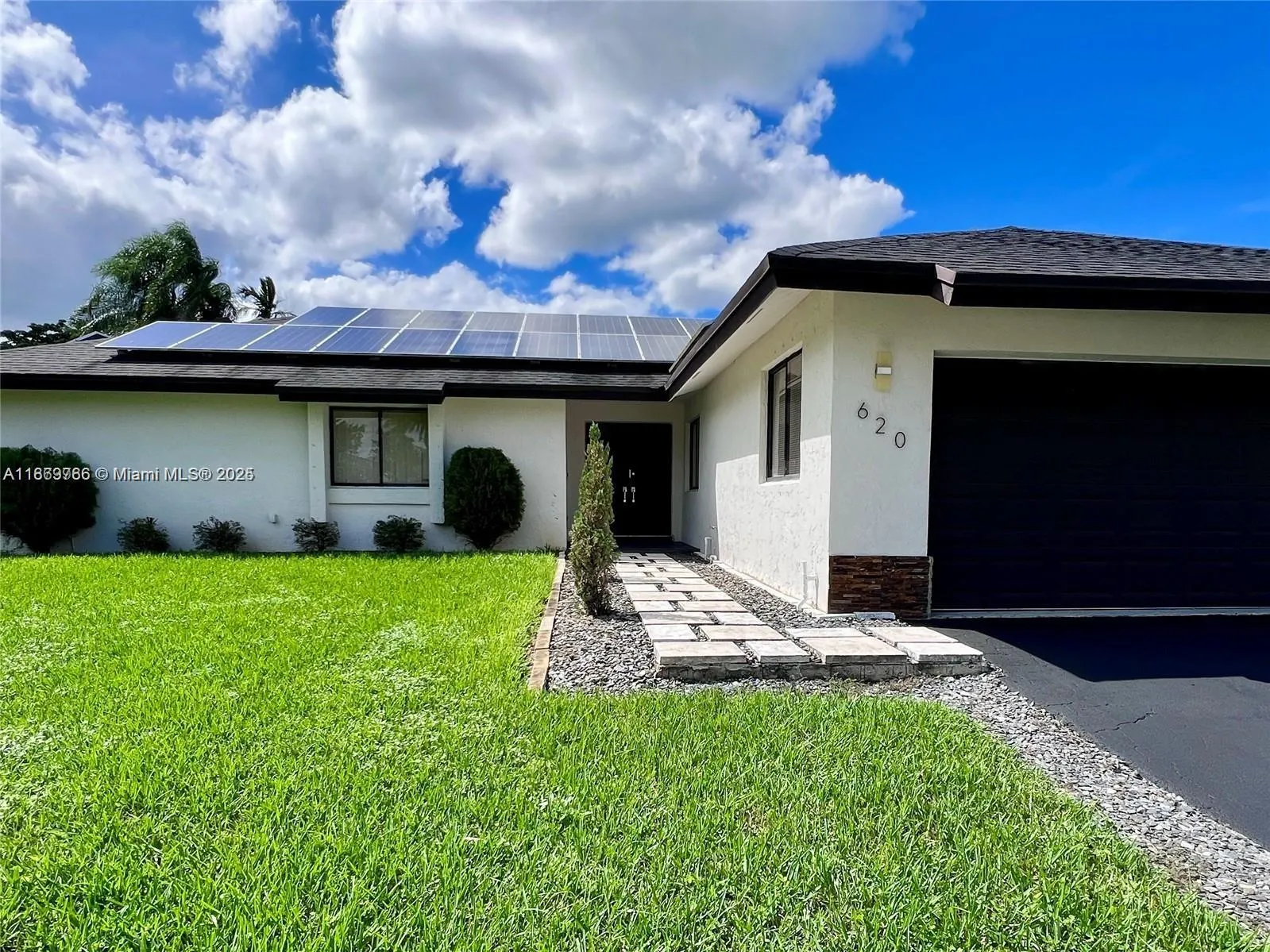 620 SW 98th Ter