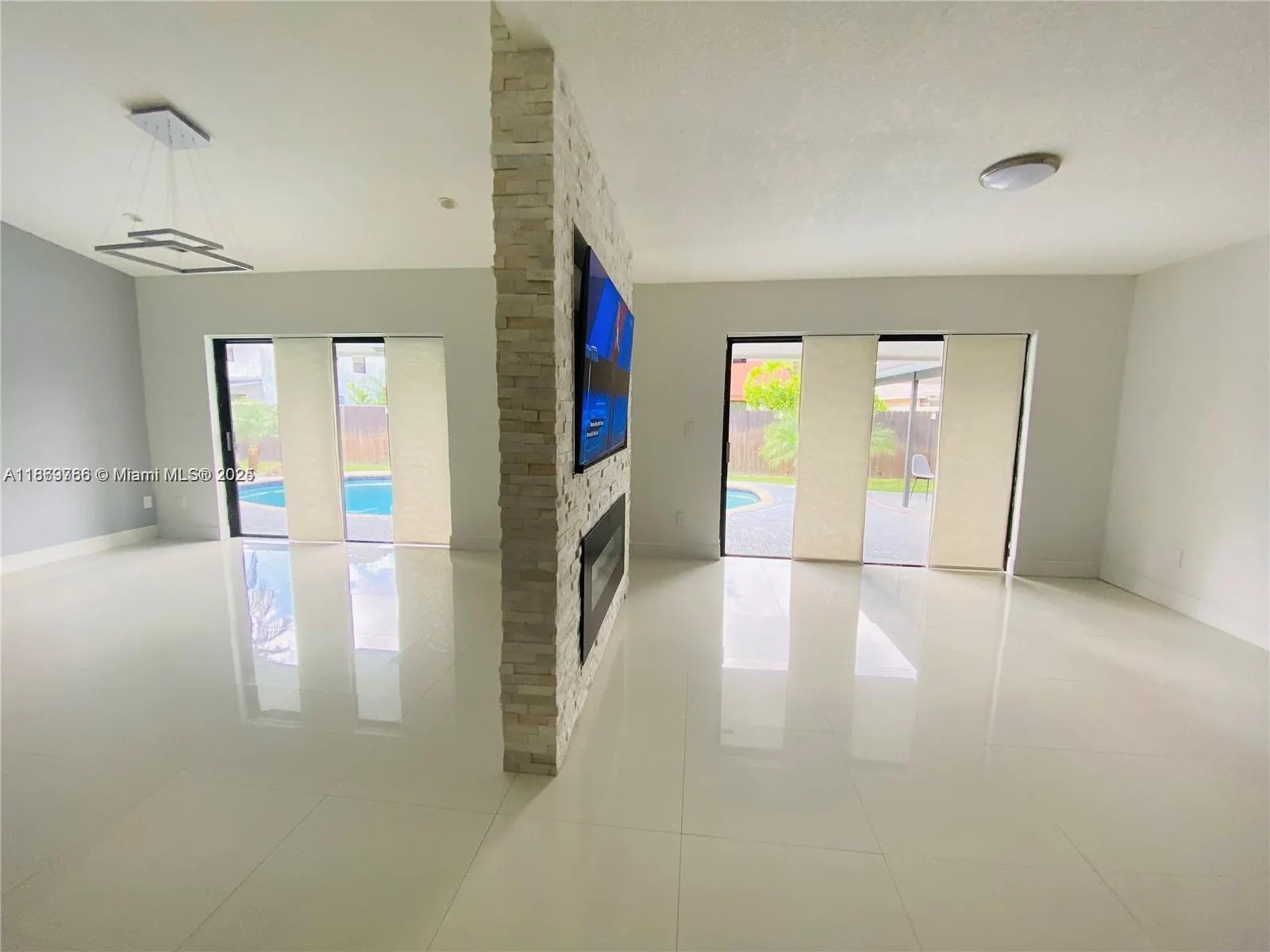 620 SW 98th Ter