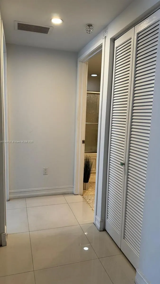 185 SW 7th St, #2808