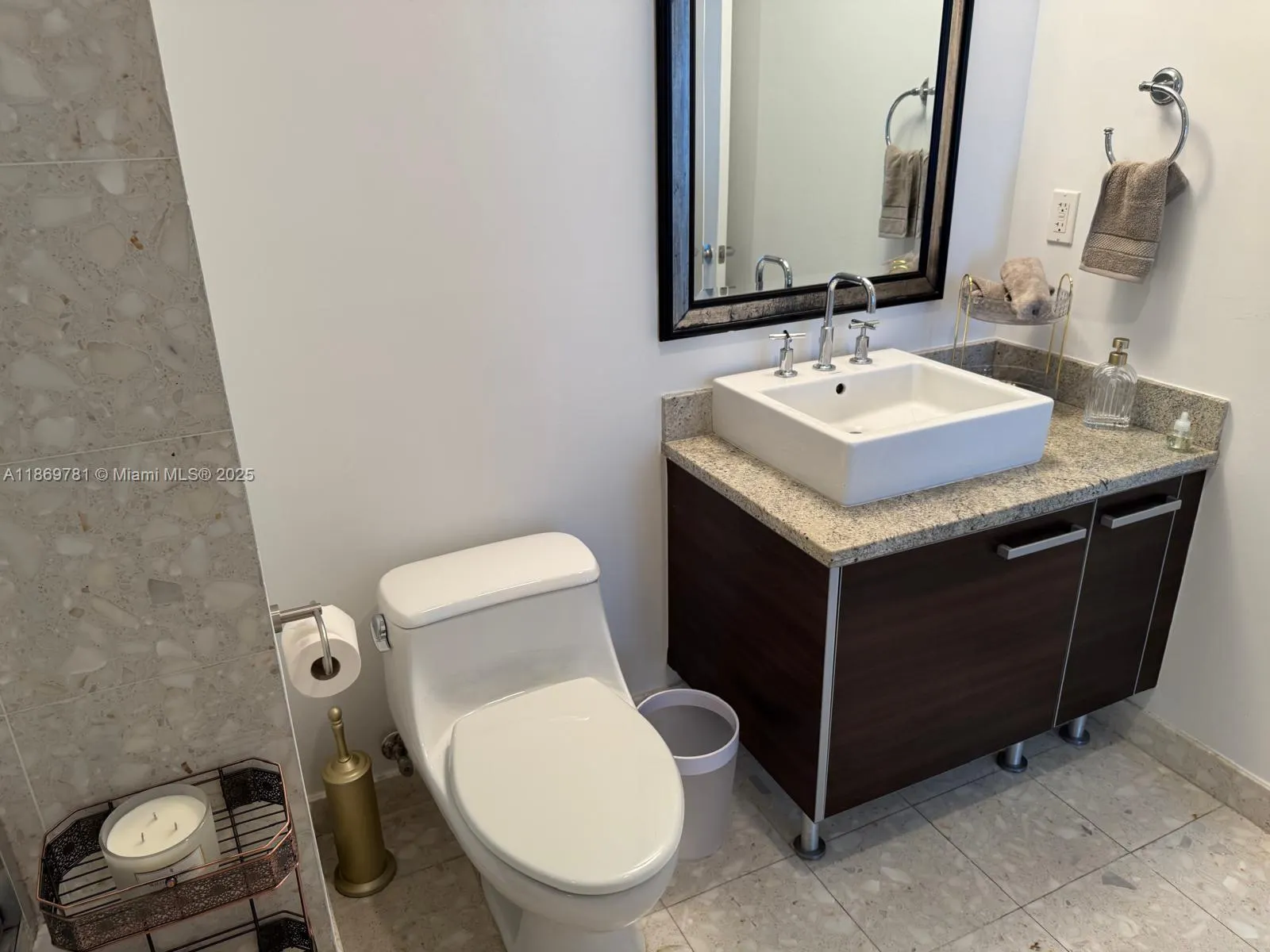185 SW 7th St, #2808