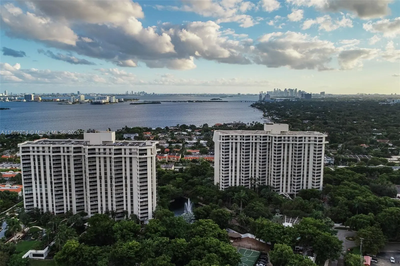 2000 Towerside Ter, #412