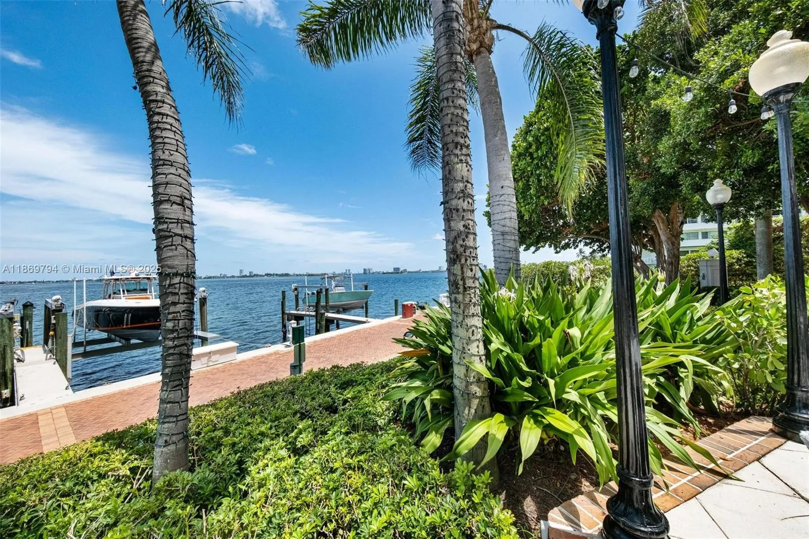 2000 Towerside Ter, #412