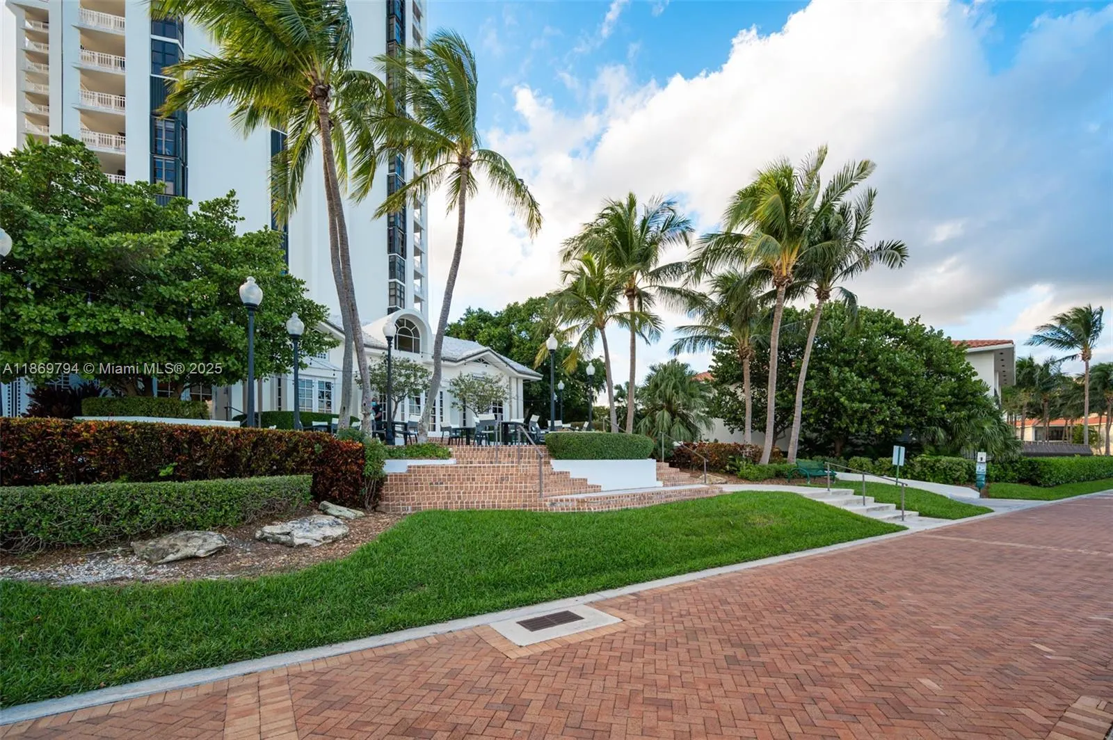 2000 Towerside Ter, #412