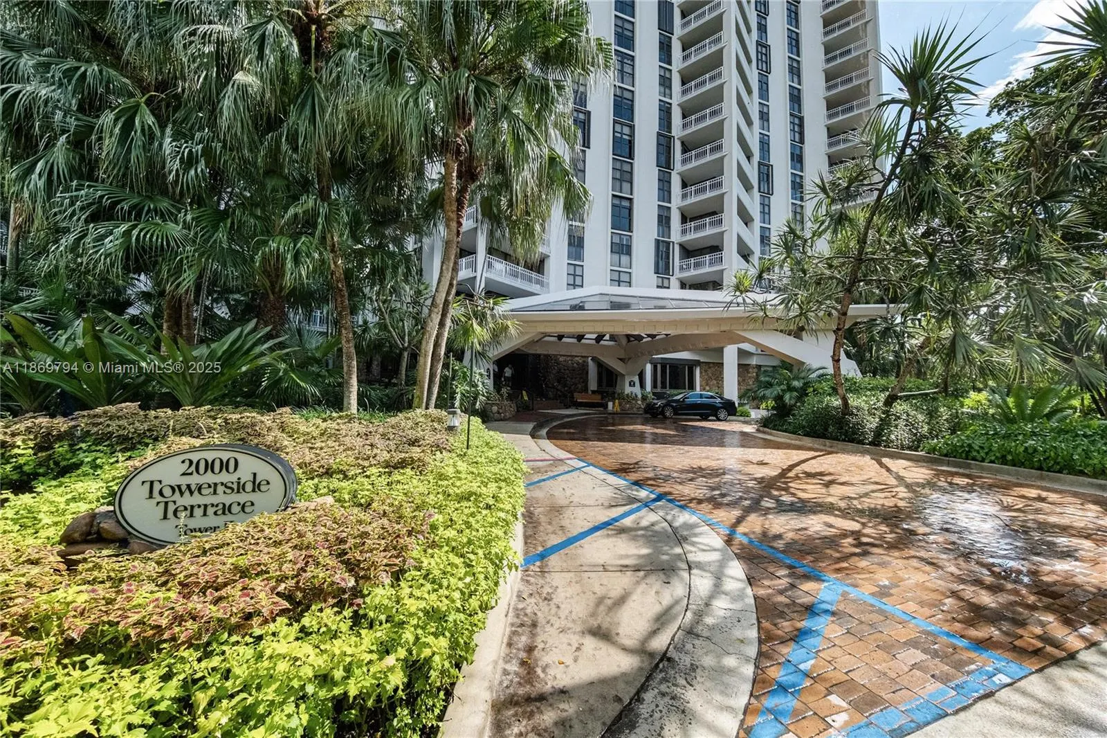 2000 Towerside Ter, #412