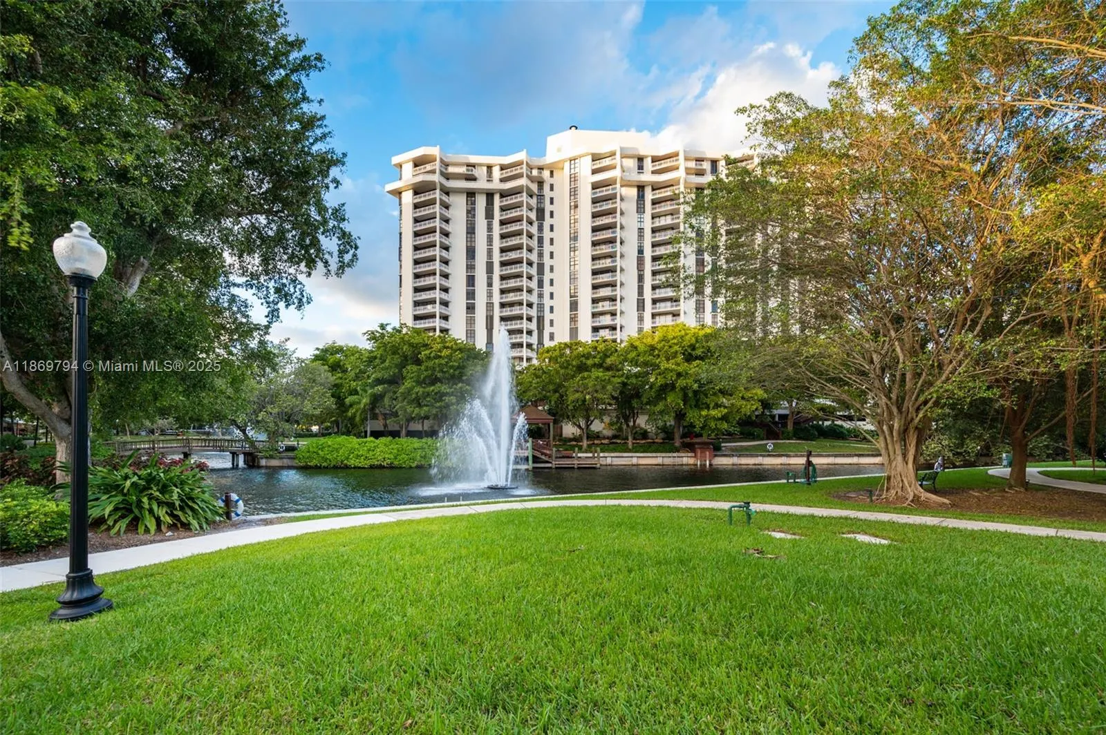 2000 Towerside Ter, #412