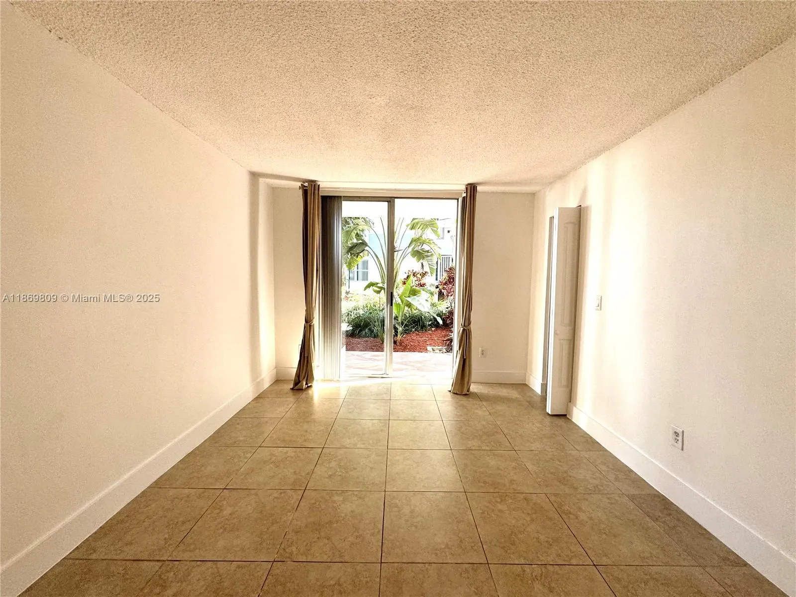1801 S Treasure Dr, #109