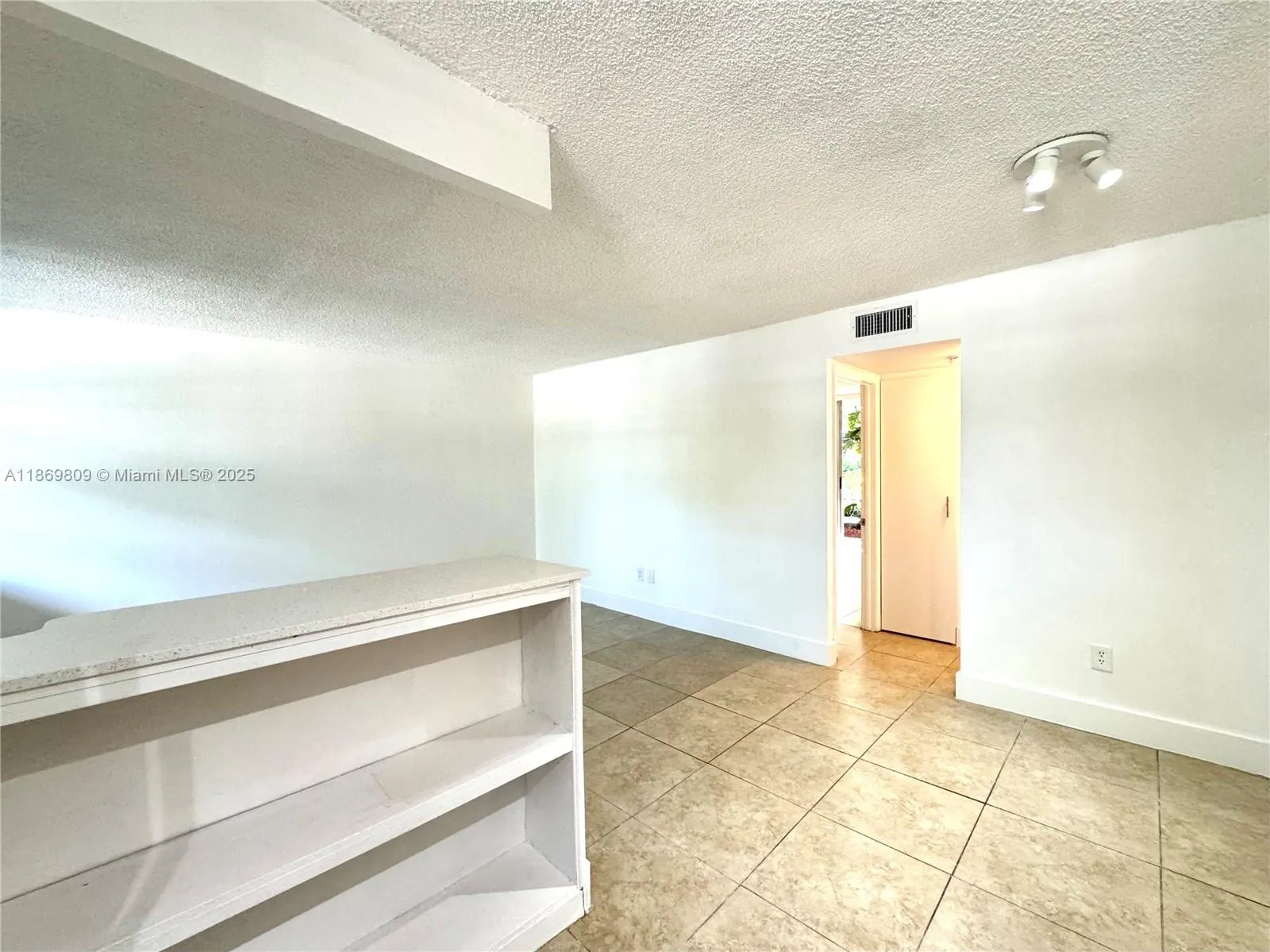 1801 S Treasure Dr, #109
