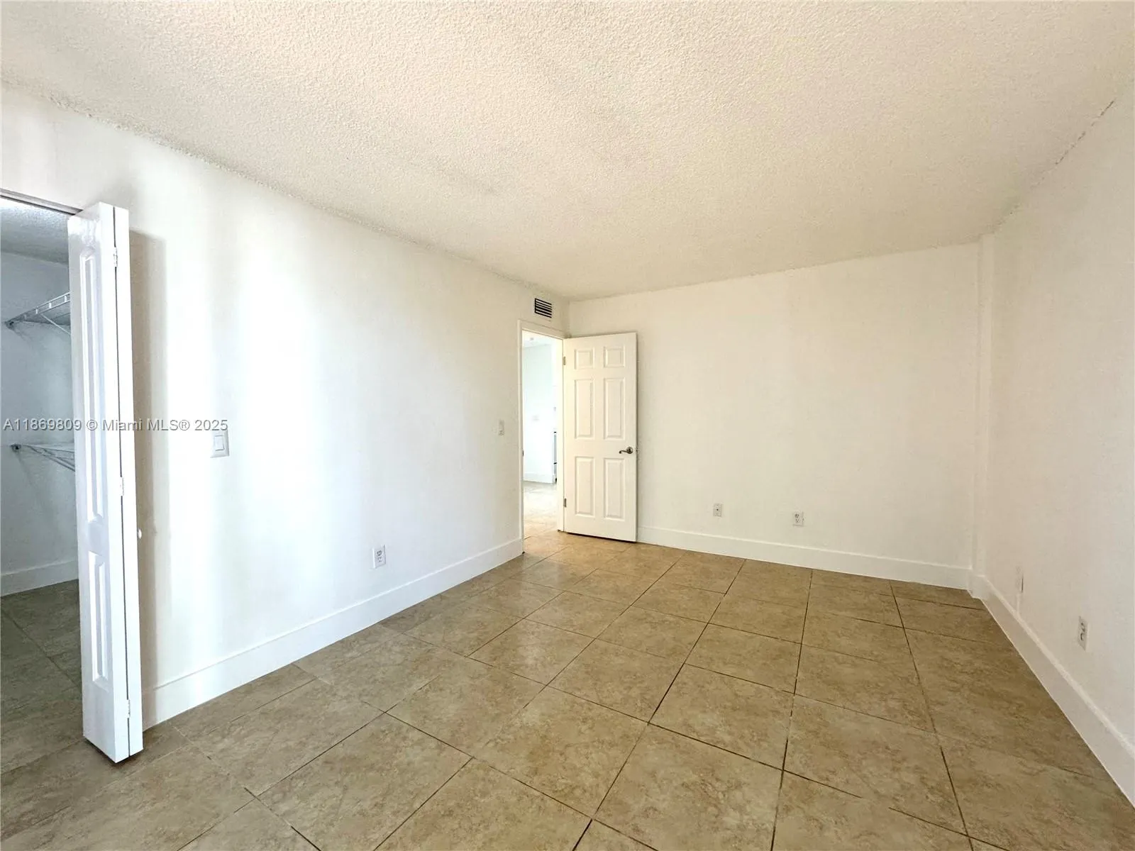 1801 S Treasure Dr, #109