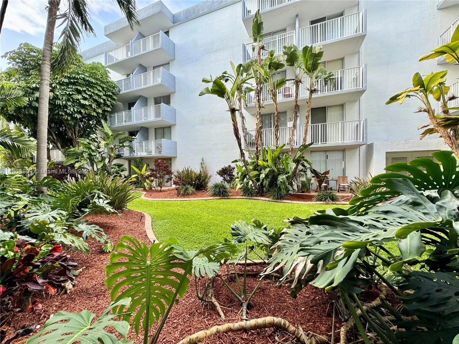 1801 S Treasure Dr, #109