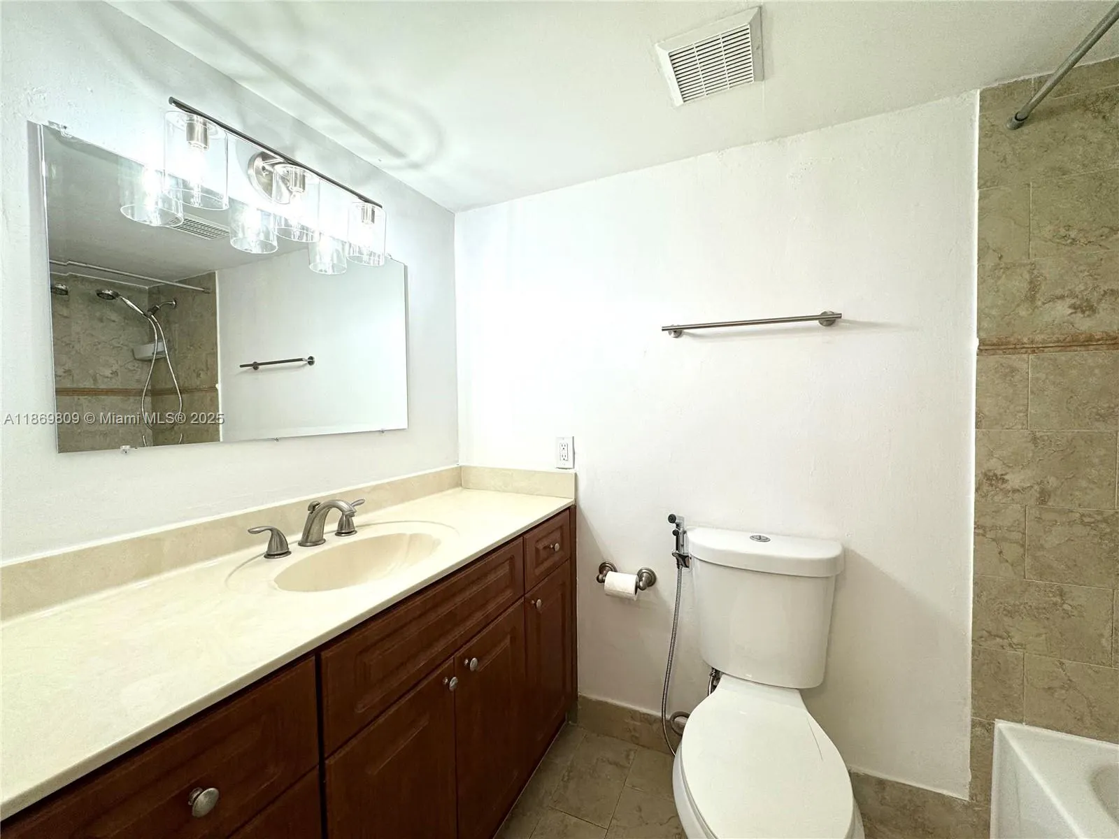 1801 S Treasure Dr, #109