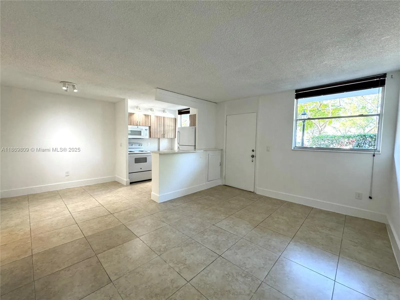 1801 S Treasure Dr, #109