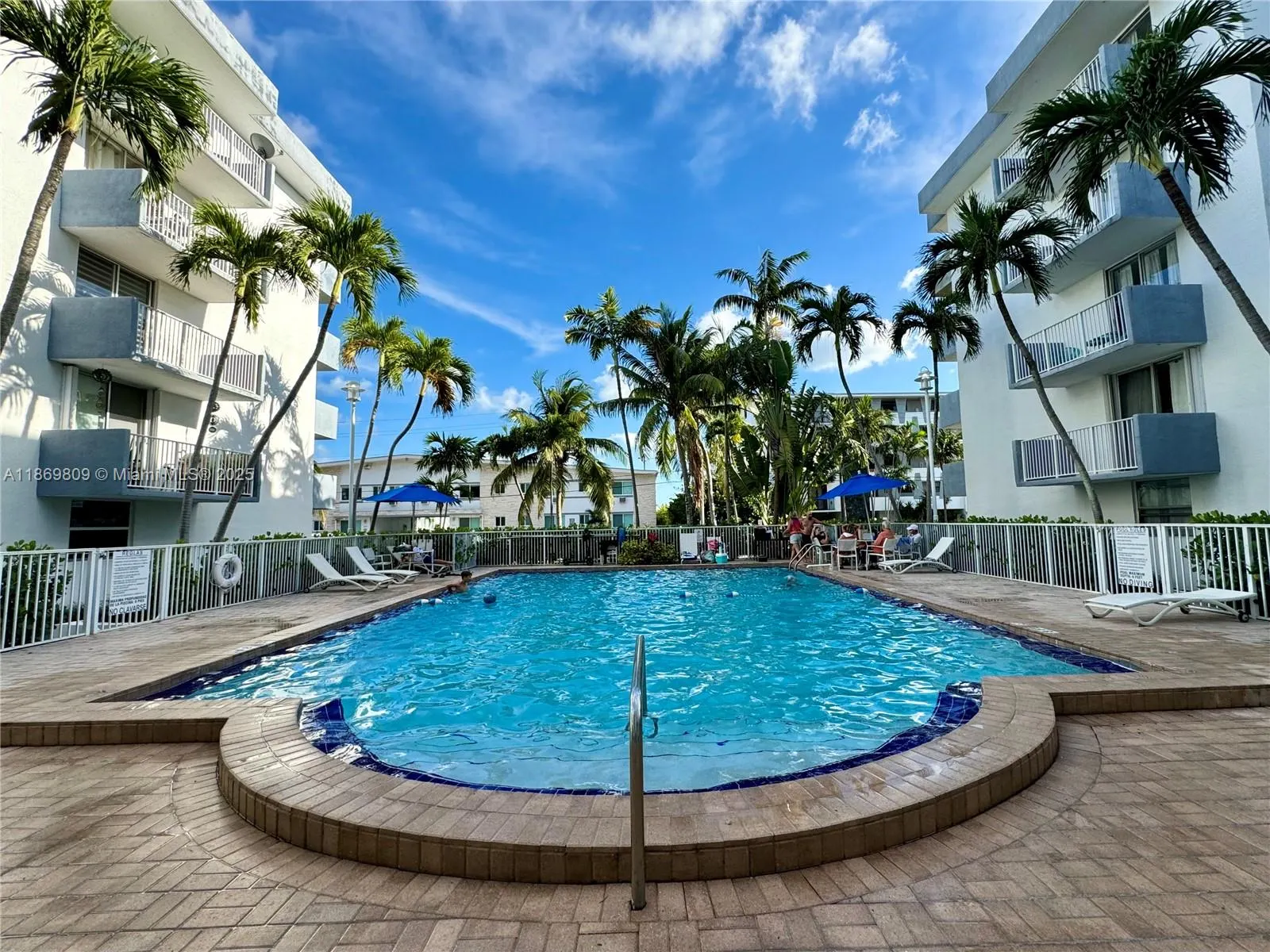 1801 S Treasure Dr, #109