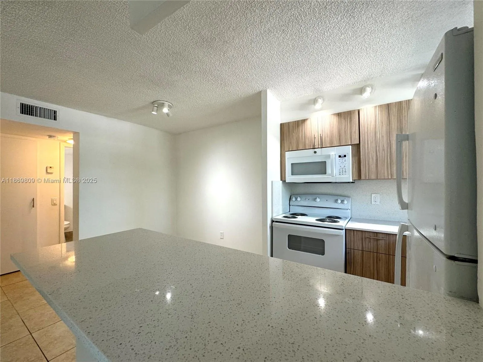 1801 S Treasure Dr, #109