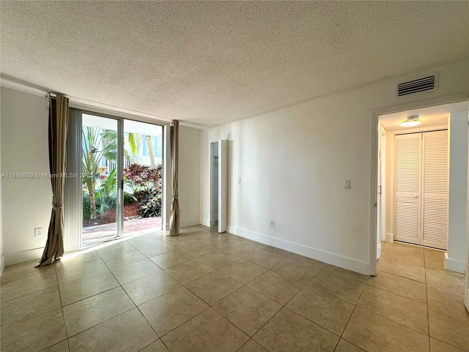 1801 S Treasure Dr, #109