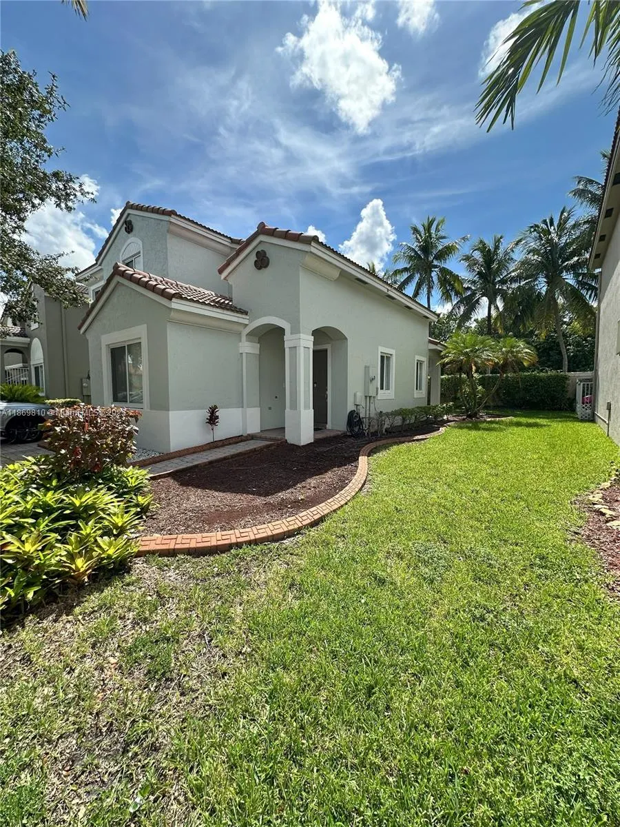 752 NW 127th Ave