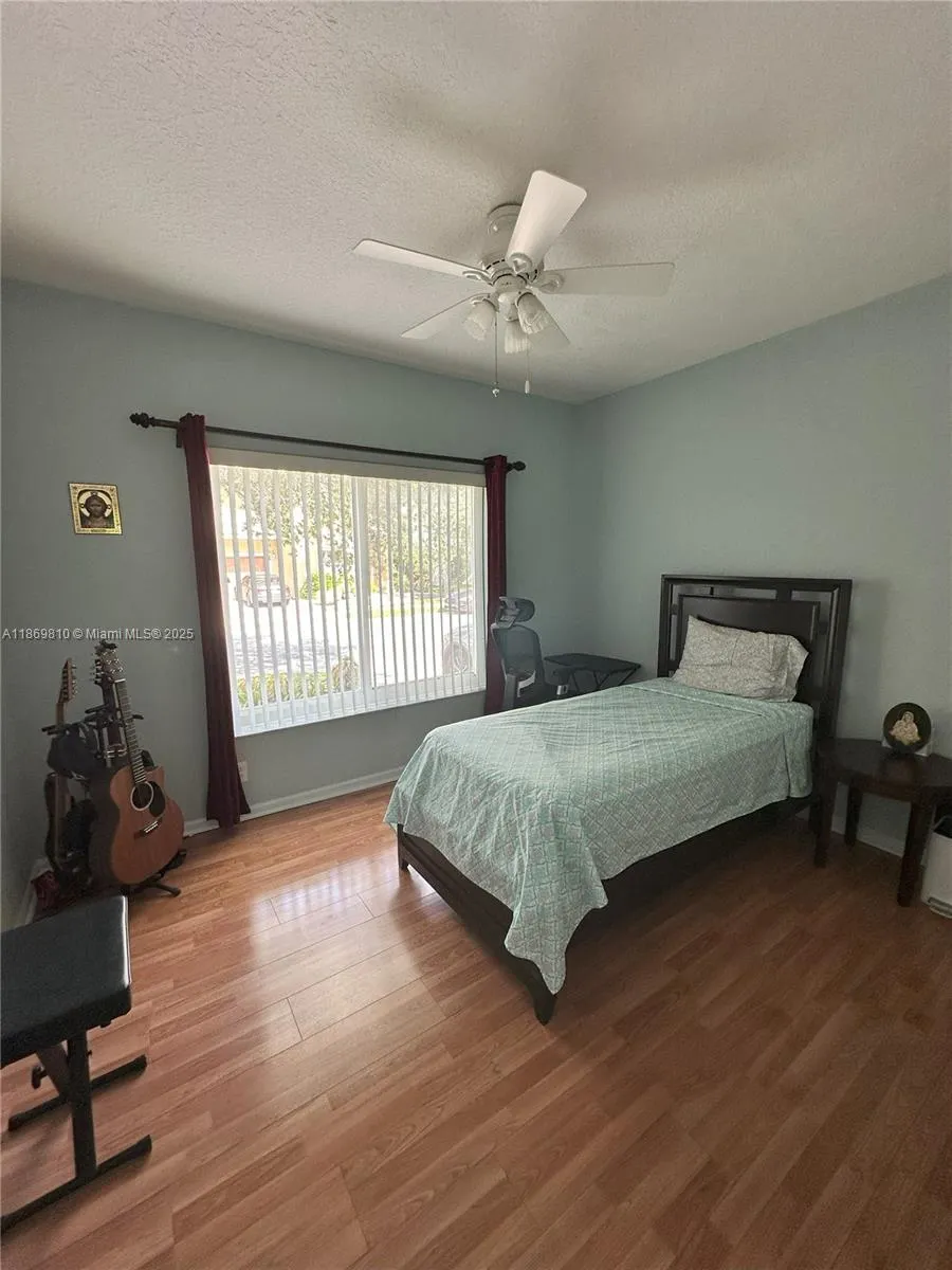 752 NW 127th Ave