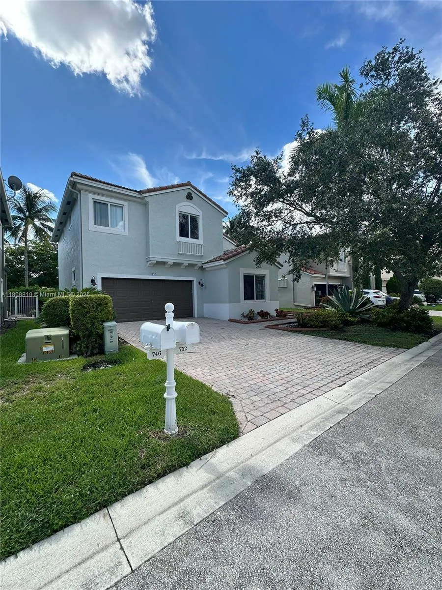 752 NW 127th Ave