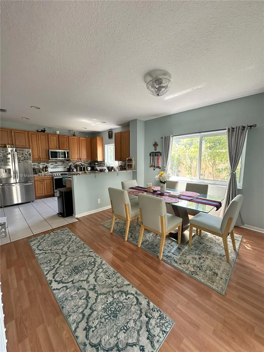 752 NW 127th Ave