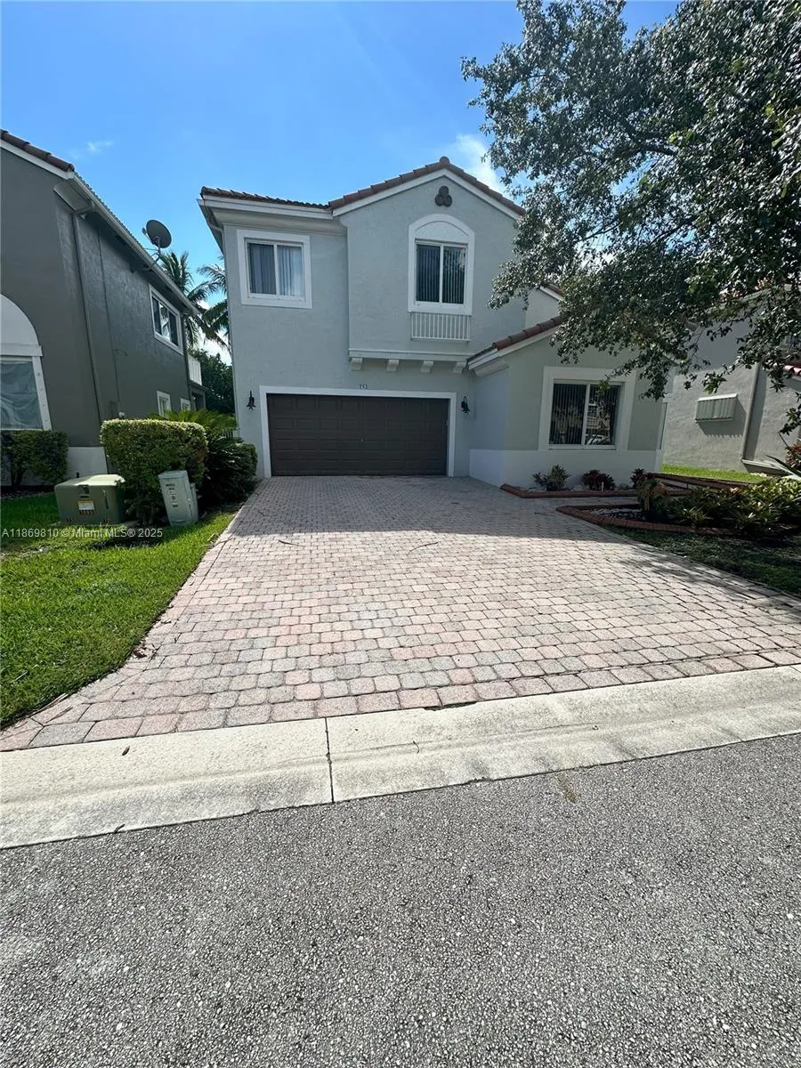 752 NW 127th Ave