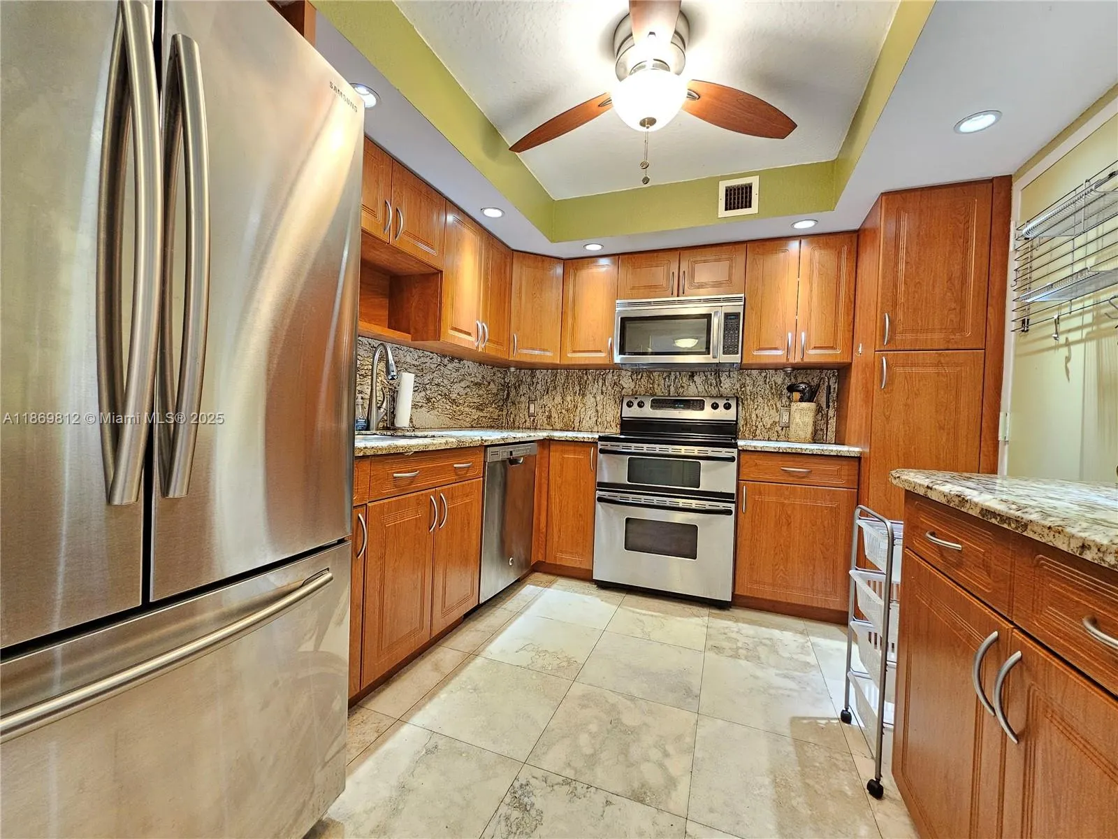 427 Golden Isles Dr, #16E