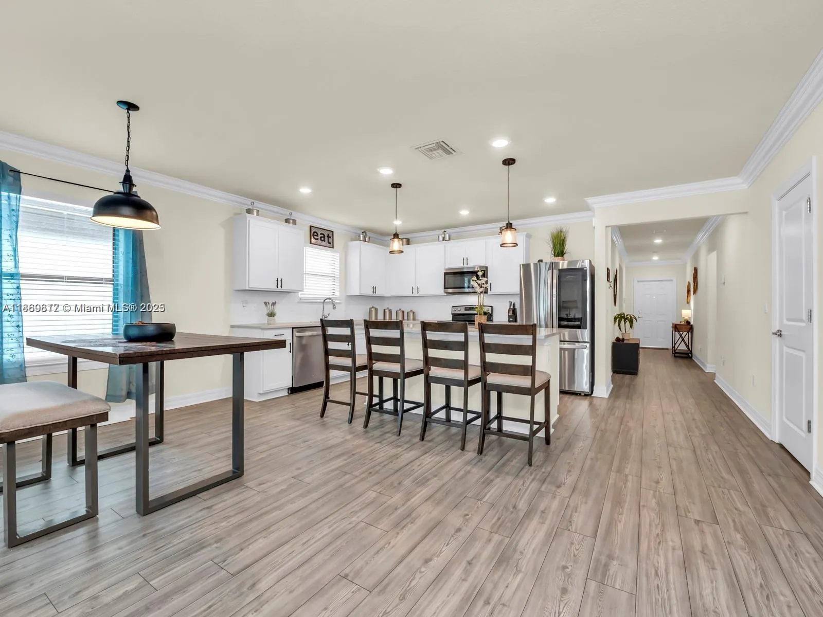 3041 Hibiscus Ave