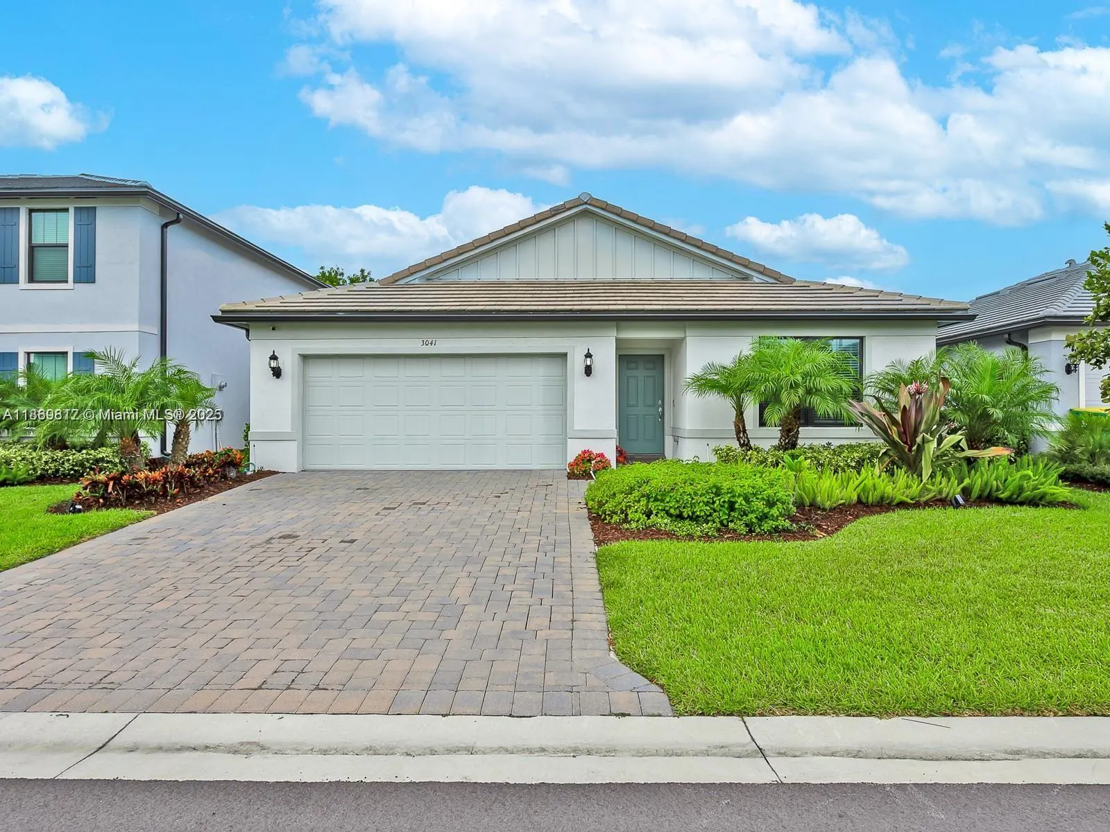 3041 Hibiscus Ave