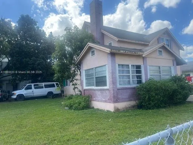 10 NW 60th St