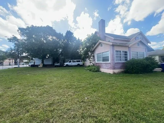 10 NW 60th St