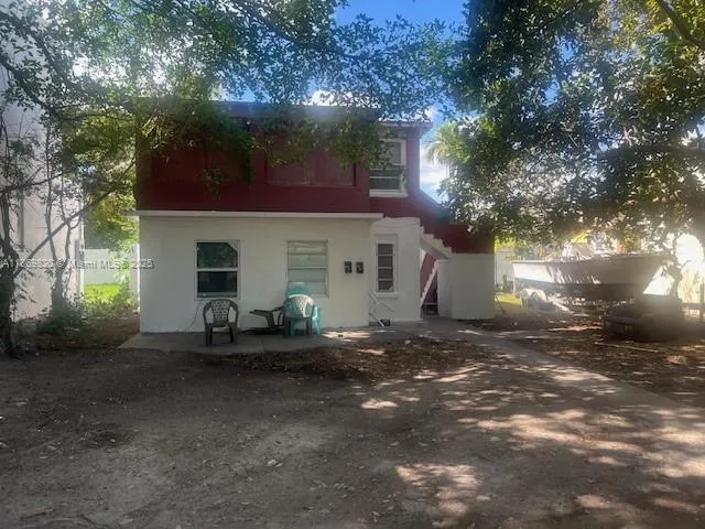 10 NW 60th St