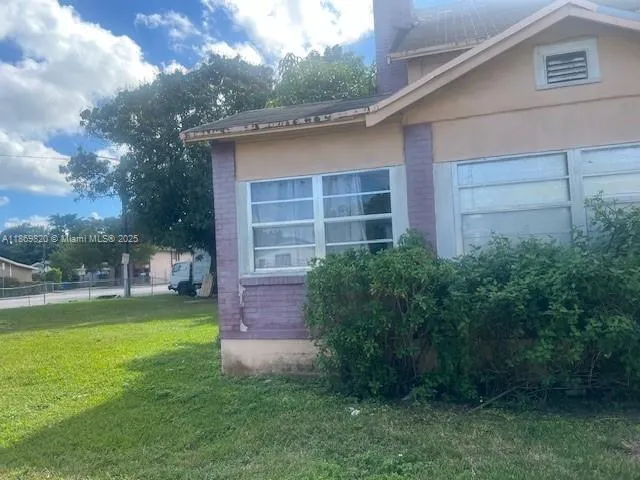 10 NW 60th St