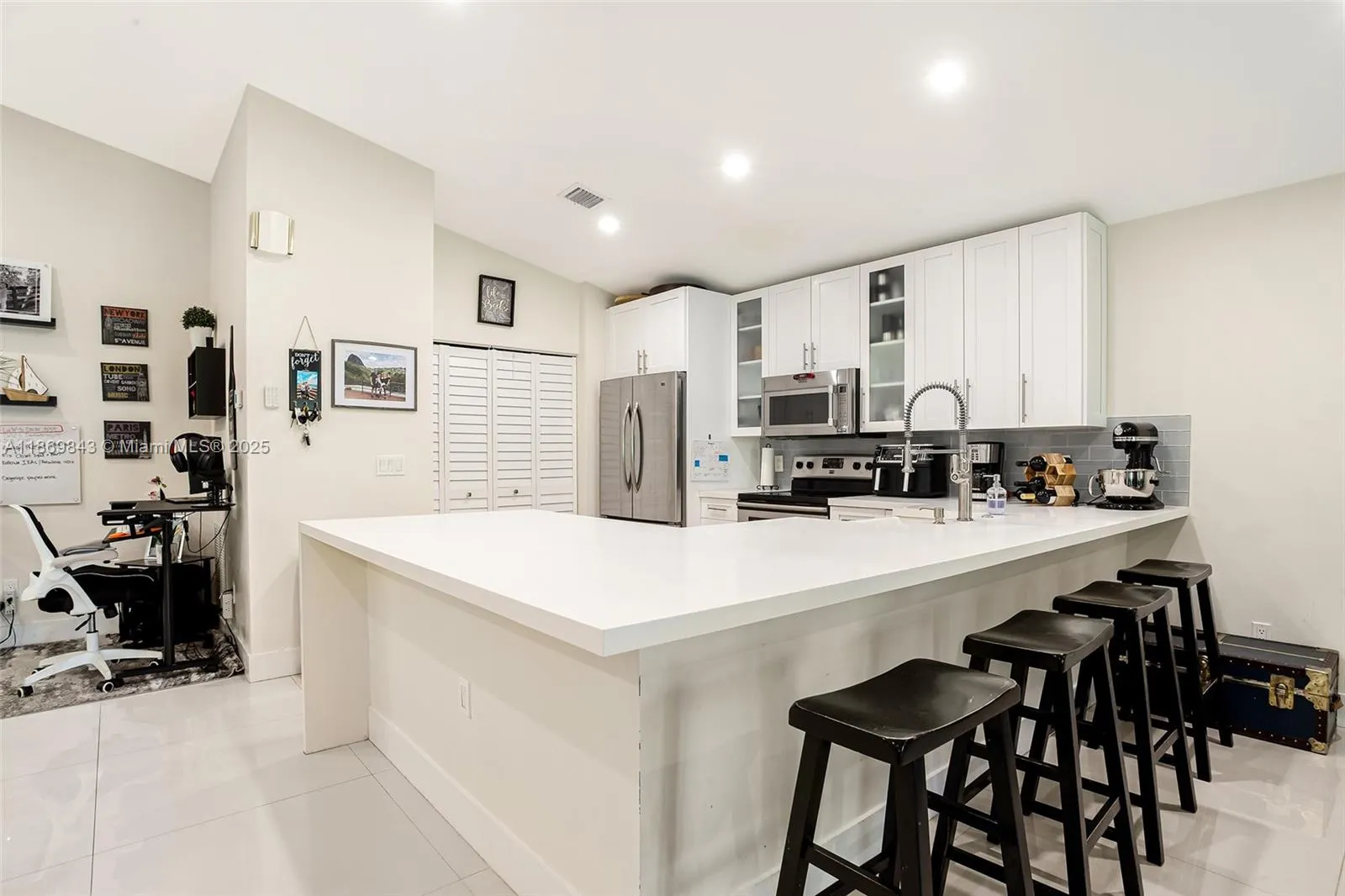 16298 La Costa Dr