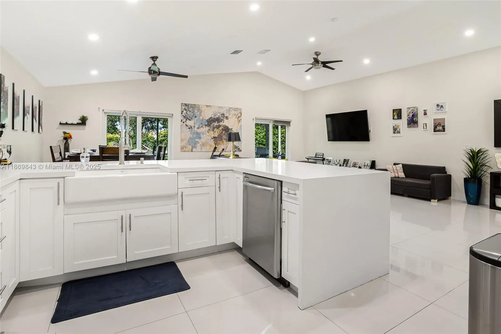 16298 La Costa Dr