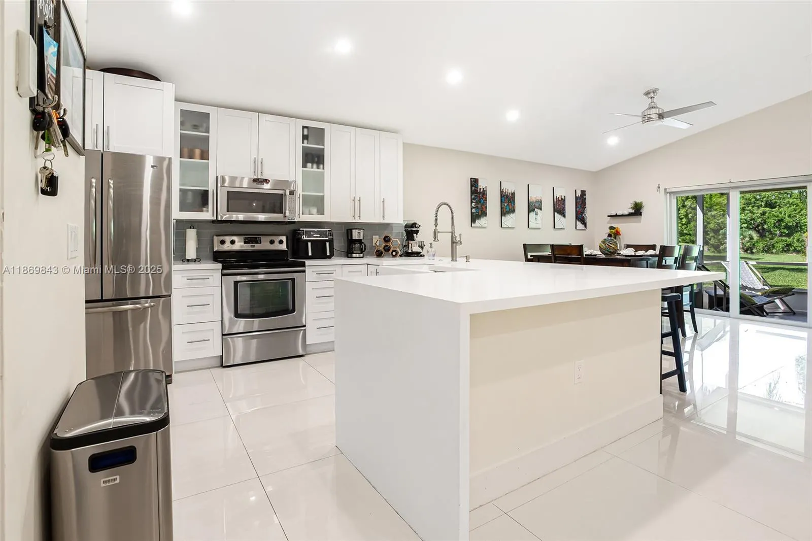 16298 La Costa Dr