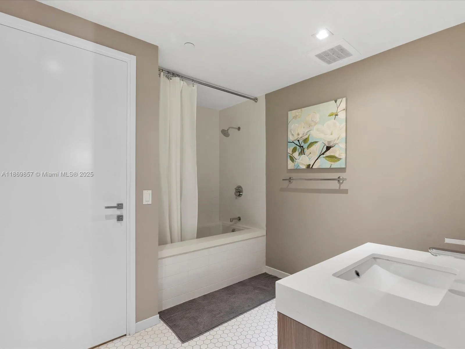 401 N Birch Rd, #603
