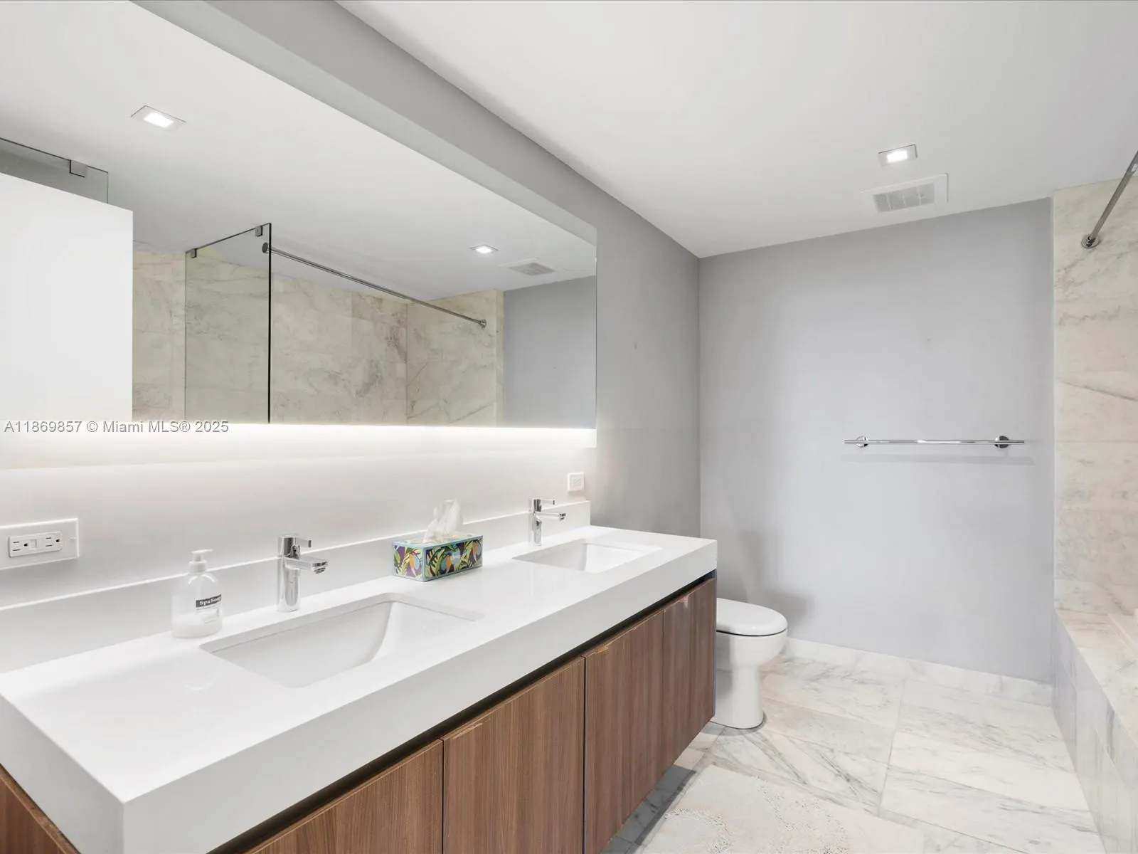 401 N Birch Rd, #603
