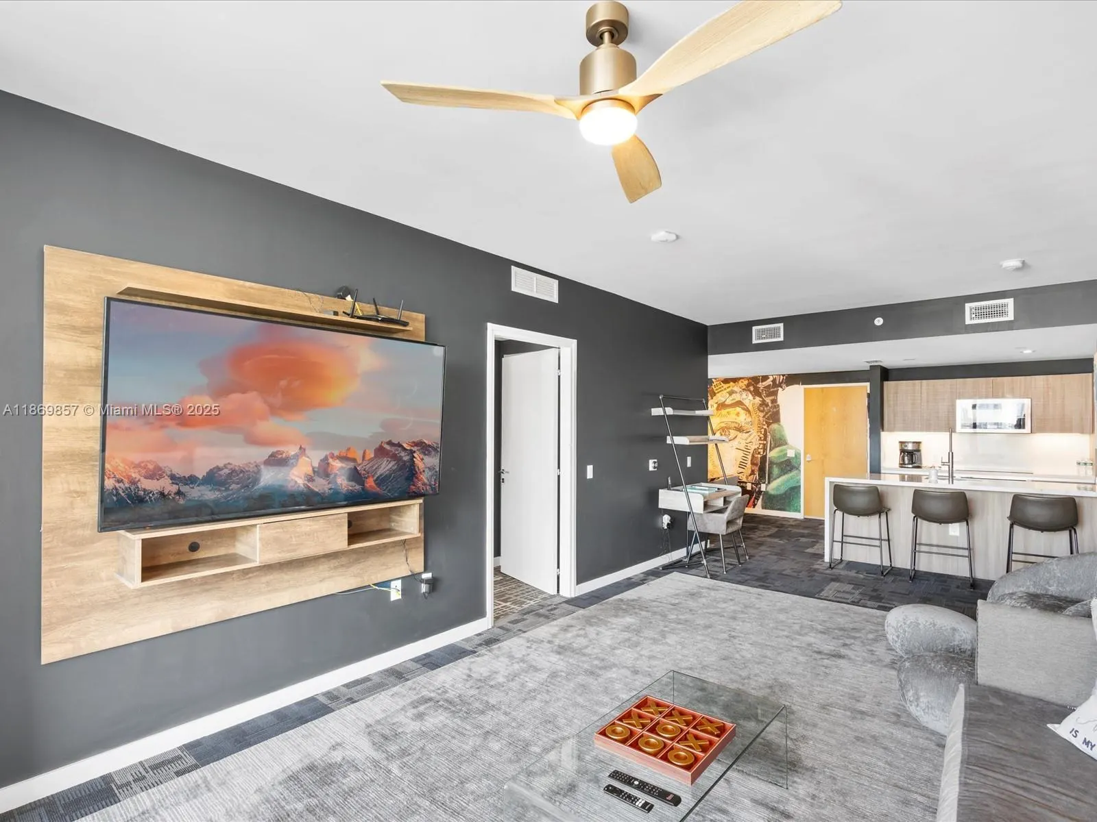 401 N Birch Rd, #603