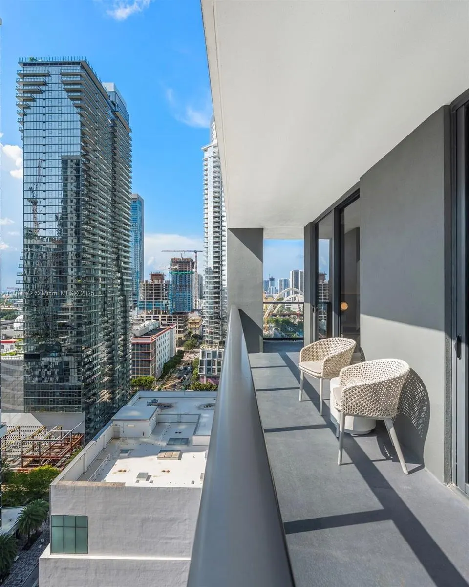 601 NE 1st Ave, #1803
