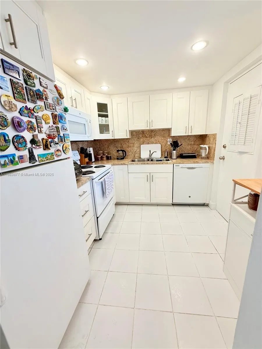 4141 Nautilus Dr, #6F