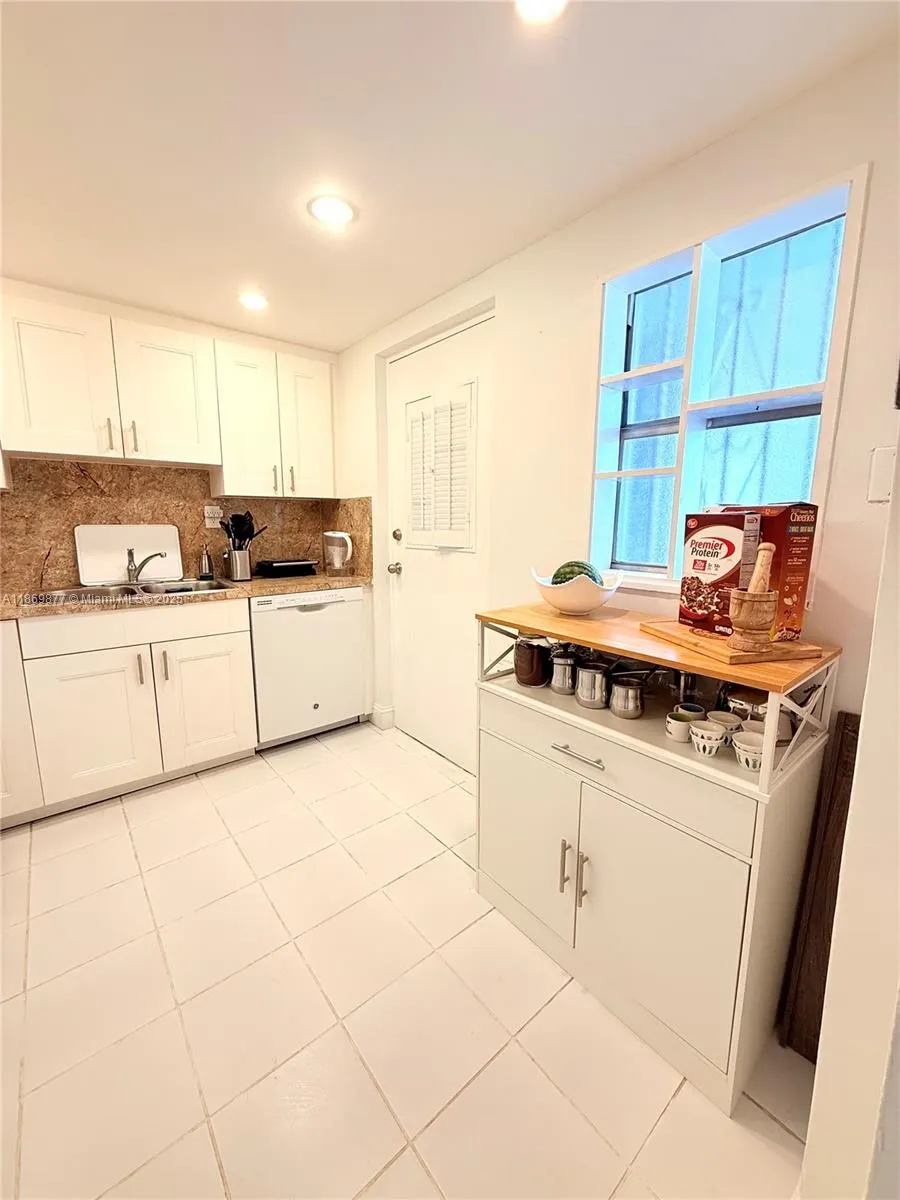 4141 Nautilus Dr, #6F