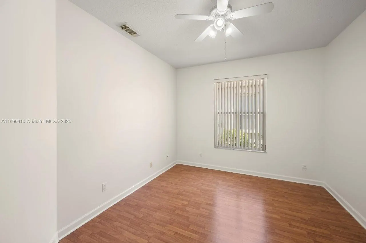 669 SW Lake Charles Cir